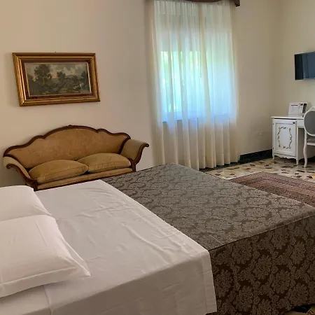 Πανσιόν Notti Sull'adige