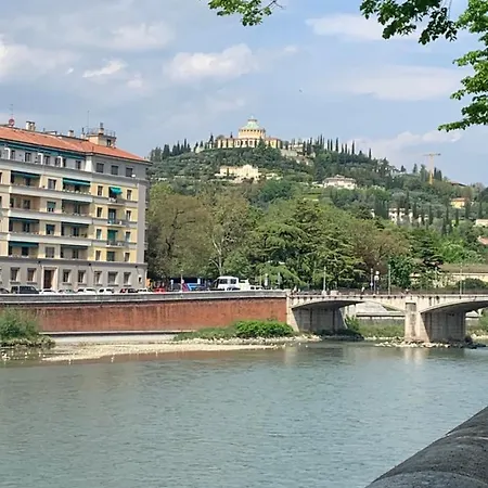Guest house Notti Sull'adige Verona