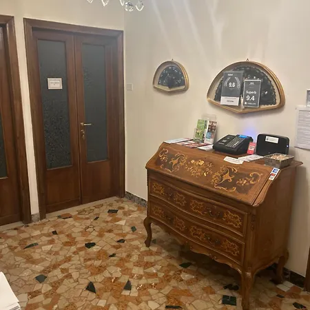 Notti Sull'adige Πανσιόν 3*